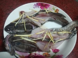 清蒸油斑鱼的做法步骤：4
