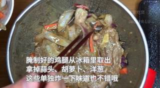 美味港式生炸鸡腿，一口下去外脆里嫩，还会滋滋冒汁水哦，好吃到停不下来。的做法步骤：7