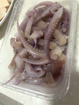 火爆鱿鱼须的做法步骤：2
