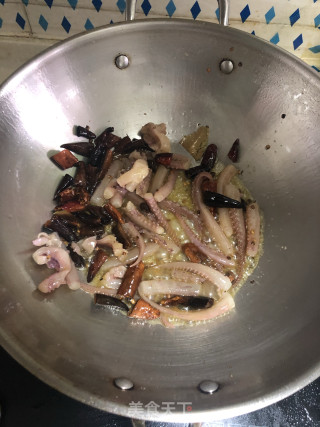 火爆鱿鱼须的做法步骤：5