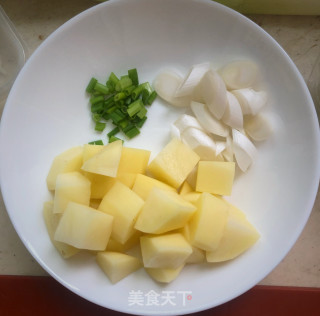 土豆香菇鸡块的做法步骤：2