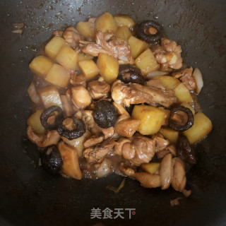 土豆香菇鸡块的做法步骤：12