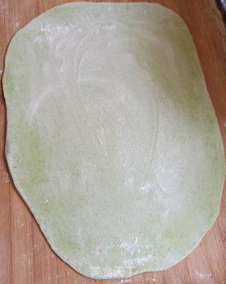 手擀菠菜蘸水面的做法步骤：6