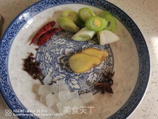 猪蹄炖黄豆的做法步骤：1