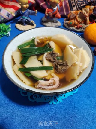 海螺干鱿鱼煲春笋汤的做法步骤：7
