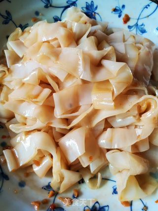 蒜蓉辣酱拌陈村粉的做法步骤：7