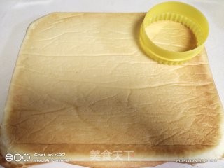 草莓抱抱卷的做法步骤：12