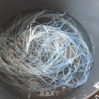 菠菜炖粉条的做法步骤：3