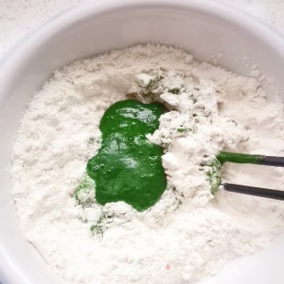 手擀菠菜面的做法步骤：8