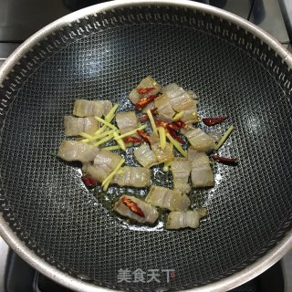 咸肉春笋百叶结的做法步骤：3