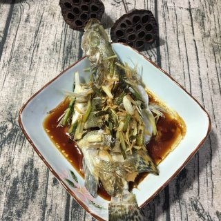 清蒸鲑鱼的做法步骤：6