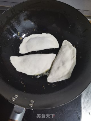 韭菜盒子的做法步骤：8