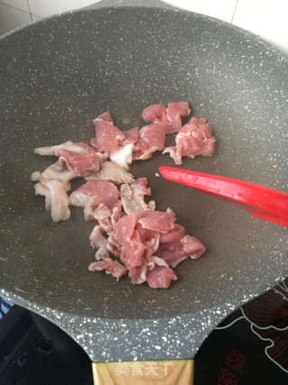孜然红椒炒肉的做法步骤：6