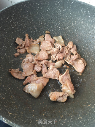孜然红椒炒肉的做法步骤：7