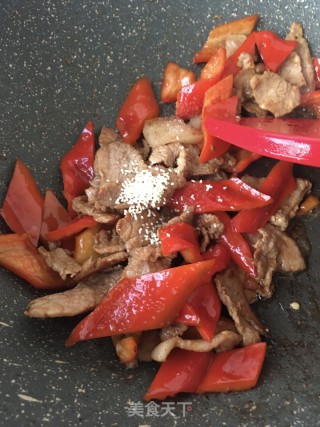 孜然红椒炒肉的做法步骤：10