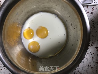 草莓奶油蛋糕的做法步骤：2