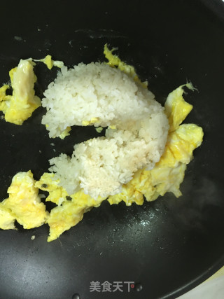 韭菜香椿鸡蛋炒饭的做法步骤：4