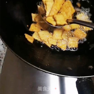 婆婆也是妈，亲手给她做了苦荞锅巴，直夸好吃！怎样行不？的做法步骤：5