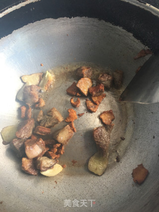 肉烧番薯粉圆子的做法步骤：3