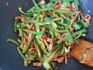 青椒肉丝的做法步骤：5