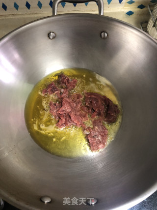 双绿炒牛肉的做法步骤：3
