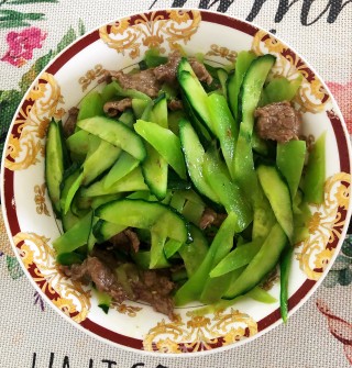 双绿炒牛肉的做法步骤：6