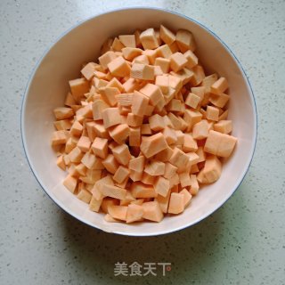 煎红薯饼的做法步骤：1