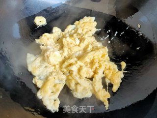 菠菜梗炒鸡蛋的做法步骤：4