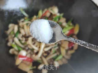 双菇小炒的做法步骤：9