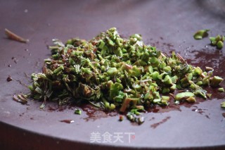 香椿炒鹅蛋的做法步骤：3