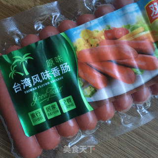 香肠牛角酥的做法步骤：1