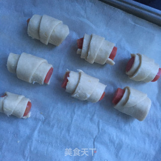 香肠牛角酥的做法步骤：6