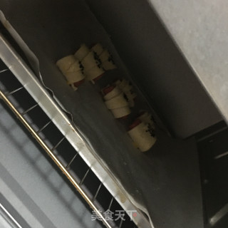香肠牛角酥的做法步骤：9