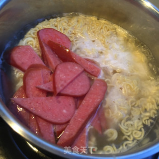 鸡蛋酸辣豚骨面的做法步骤：5