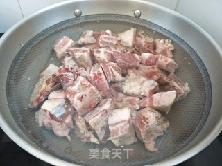 红烧排骨的做法步骤：2