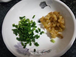 鸡蛋灌饼的做法步骤：1