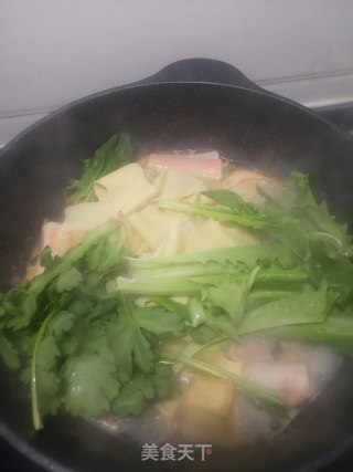 咖喱蔬菜海鲜汤的做法步骤：2