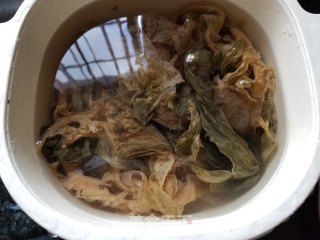 梅菜扣肉的做法步骤：1
