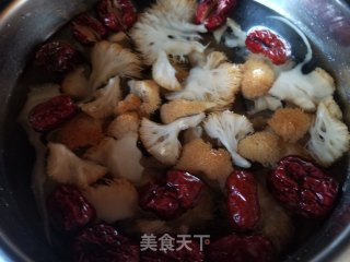 猴头菇海鲜汤的做法步骤：9