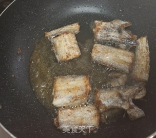 家常红烧带鱼的做法步骤：2