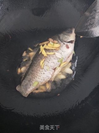 煎鱼的做法步骤：5