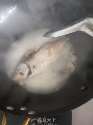 煎鱼的做法步骤：7