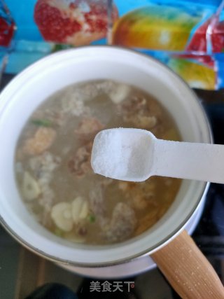 菊花芽酥肉汤的做法步骤：5