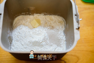 10个月以上辅食芝麻黑麦吐司面包的做法步骤：2
