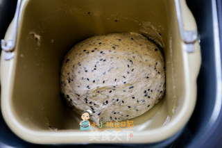 10个月以上辅食芝麻黑麦吐司面包的做法步骤：3