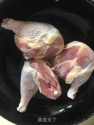 双菇焖鸡腿的做法步骤：4