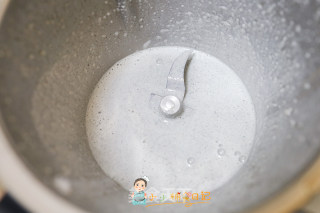 12个月以上辅食香蕉芝麻牛奶的做法步骤：4