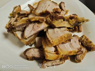 芦笋炒五花肉的做法步骤：1