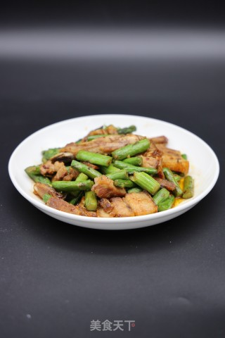 芦笋炒五花肉的做法步骤：12
