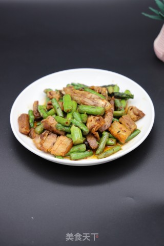 芦笋炒五花肉的做法步骤：13